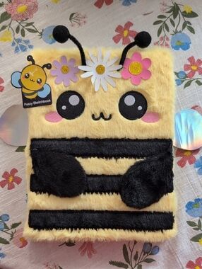 Fuzzy Bee Sketchbook / Notebook